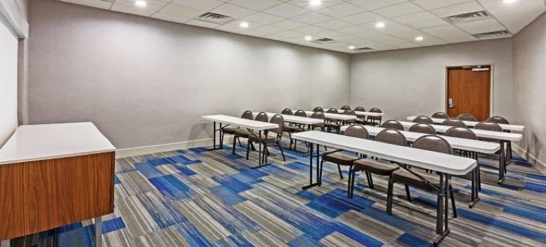 桑德斯普林斯洲际智选假日套房酒店-塔尔萨西部(Holiday Inn Express & Suites Tulsa West - Sand Springs by IHG)图片