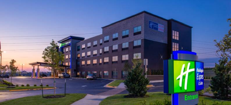 奥拉西西部洲际智选假日套房酒店(Holiday Inn Express & Suites OLATHE WEST by IHG)图片