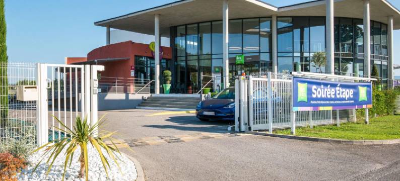 宜必思尚品佩尔蒂 Portes du Luberon 酒店(Ibis Styles Pertuis Portes du Luberon)图片