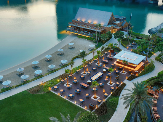 罗塔娜海滩全套房旅馆