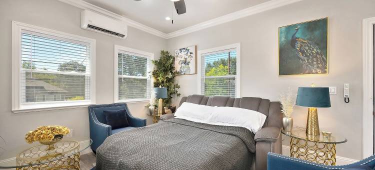 步行至加州大学戴维斯医学中心！带庭院的复式公寓(Walk to UC Davis Medical Center! Duplex w/ Patio)图片