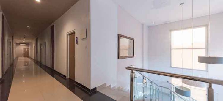 果阿桑亚拉吉红多兹酒店(RedDoorz Near Goa Sunyaragi)图片