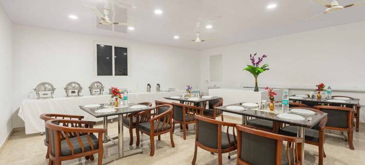 Treebo皇家广场，距离海滨海滩700米(Treebo Royal Plaza,700 MTS from Promenade Beach)图片