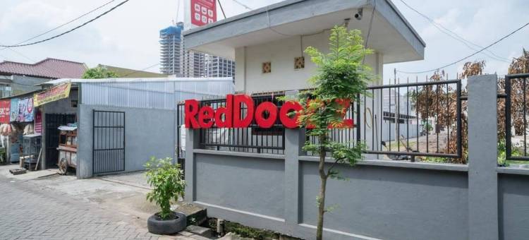 红多兹Plus酒店-近泗水西托商场(RedDoorz Plus Near Cito Mall Surabaya)图片