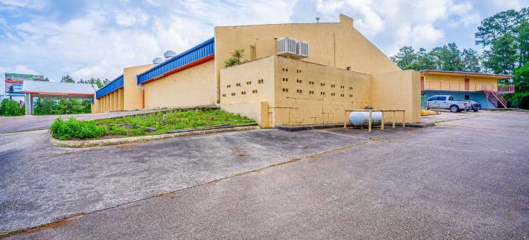 利文斯顿OYO经济旅馆德州US 59(Economy Inn Livingston by OYO TX US 59)图片