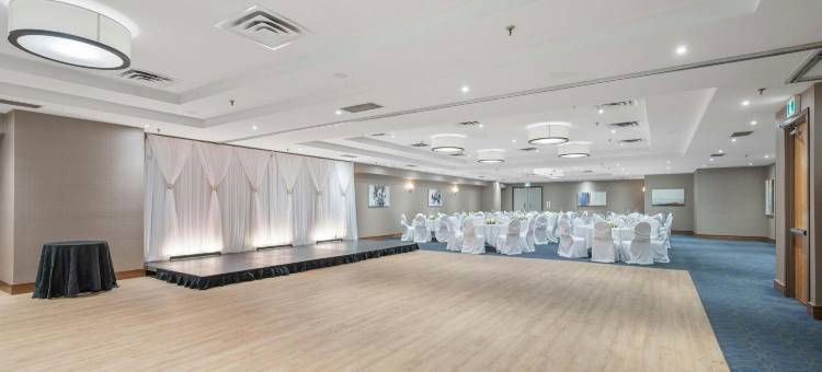桑德曼标志米西索加酒店(Sandman Signature Mississauga Hotel)图片