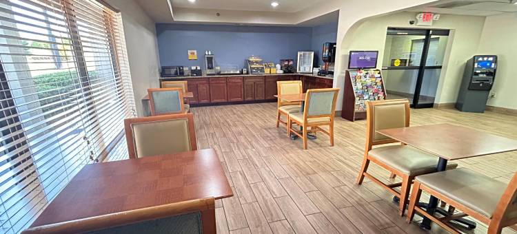 斯托克布里奇南亚特兰大戴斯套房酒店(Days Inn & Suites by Wyndham Stockbridge South Atlanta)图片