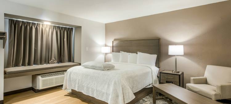 萨凡纳-I-95红顶PLUS+套房酒店(Red Roof PLUS+ & Suites Savannah - I-95)图片