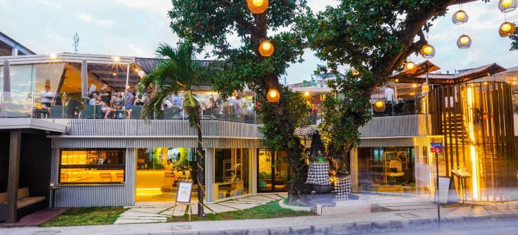 巴厘岛水明漾富丽华海滩酒店(FuramaXclusive Ocean Beach Seminyak Bali)图片