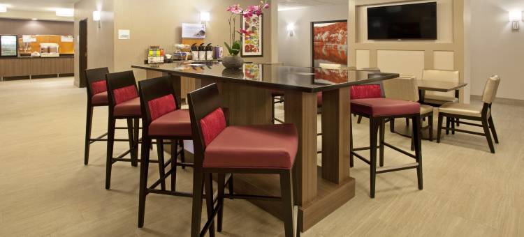 智选假日套房酒店明尼阿波利斯的明尼通卡(Holiday Inn Express & Suites Eden Prairie - Minnetonka)图片