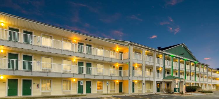 查尔斯湖-萨尔法霍姆汤开放式公寓酒店(HomeTowne Studios Lake Charles - Sulphur)图片