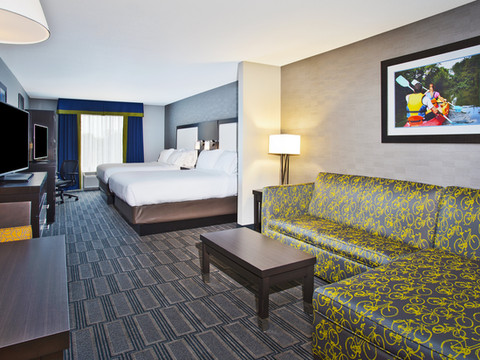 安阿伯西智选假日套房酒店