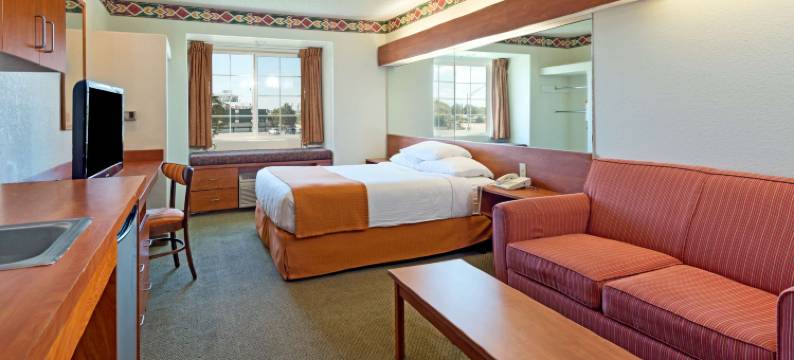 普韦布洛温德姆麦客达套房酒店(Microtel Inn & Suites by Wyndham Pueblo)图片