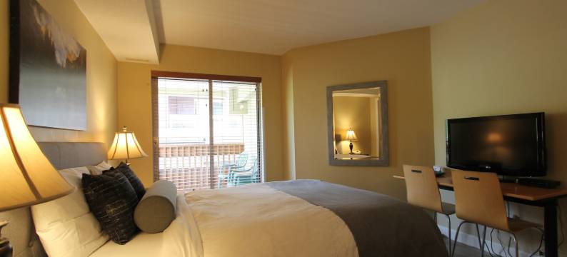 惠斯勒马克特普拉斯休闲旅馆(Marketplace Lodge by Whistler Retreats)图片