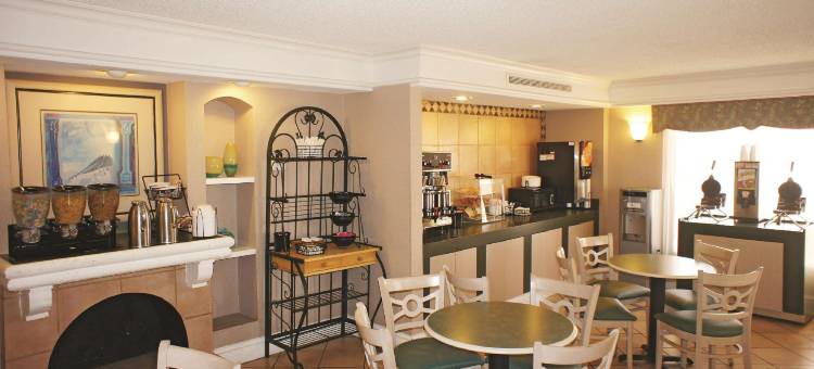 堪萨斯城雷內克萨拉昆塔温德姆酒店(La Quinta Inn by Wyndham Kansas City Lenexa)图片