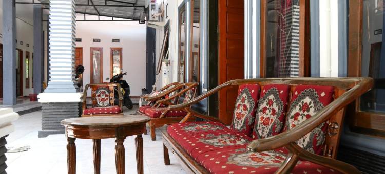 OYO956伊比住宿酒店(RedDoorz Syariah at Penginapan Eby Padang)图片
