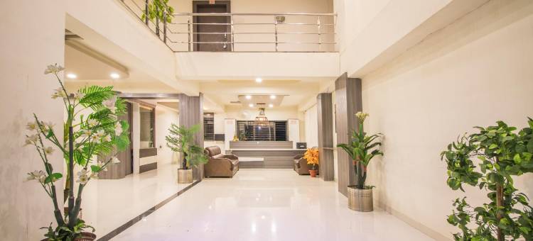 约吉拉赫宫殿酒店(Yogiraj Palace)图片