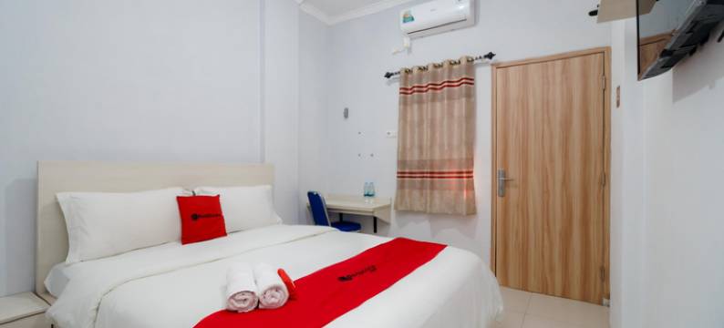 红多兹酒店-近棉兰USU医院3号(RedDoorz Near RS Usu Medan 3)图片