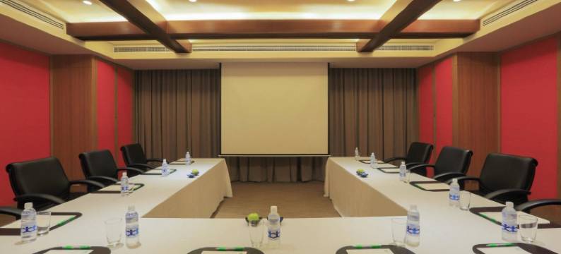 马卡蒂套房假日酒店 (新装修的)(Holiday Inn & Suites MAKATI by IHG)图片