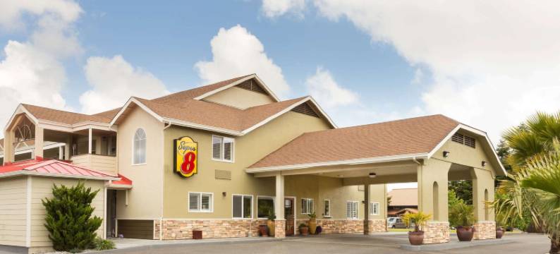 福图纳速8酒店(Super 8 by Wyndham Fortuna)图片