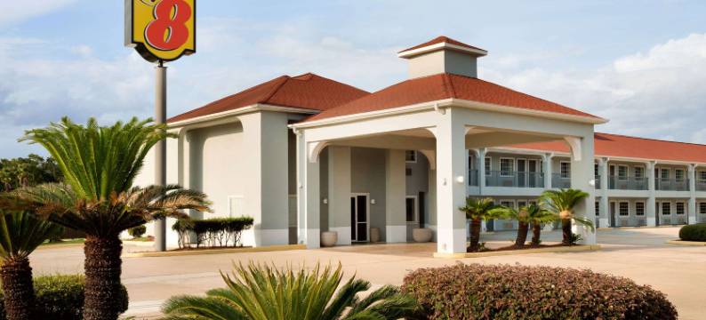 查尔斯湖东北速8酒店(Super 8 by Wyndham Lake Charles Northeast)图片