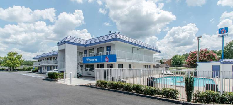 亚特兰大东北诺克罗斯6号汽车旅馆(Motel 6 Norcross, GA - Atlanta Northeast)图片