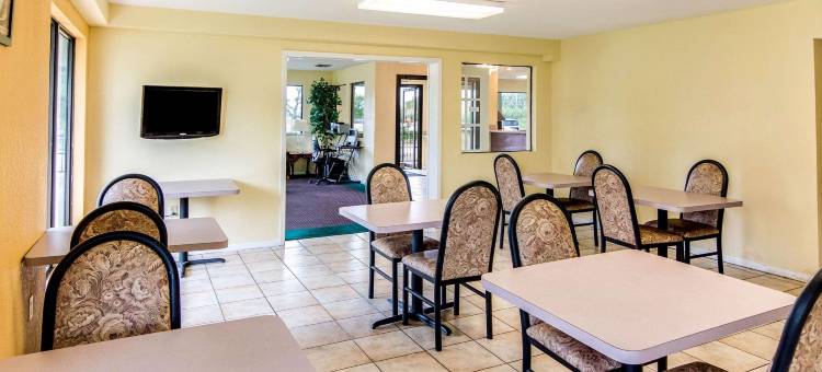 艾维罗290德威旅馆及套房(Rodeway Inn & Suites Hwy 290 NW)图片