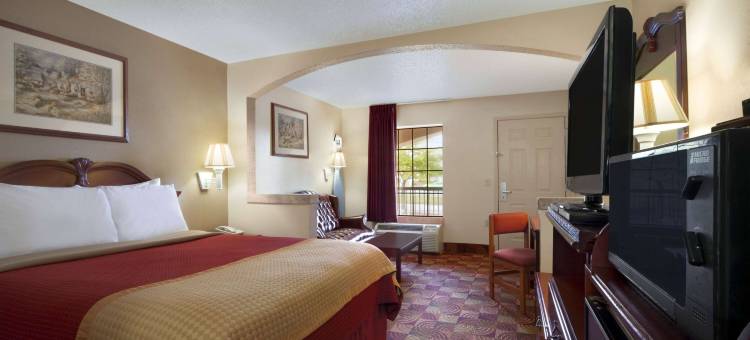 塔斯卡卢萨阿拉巴马大学戴斯套房酒店(Days Inn & Suites by Wyndham Tuscaloosa - Univ. of Alabama)图片