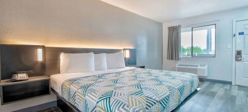 德克萨斯州特克萨卡纳的Motel 6(Motel 6 Texarkana, TX)图片