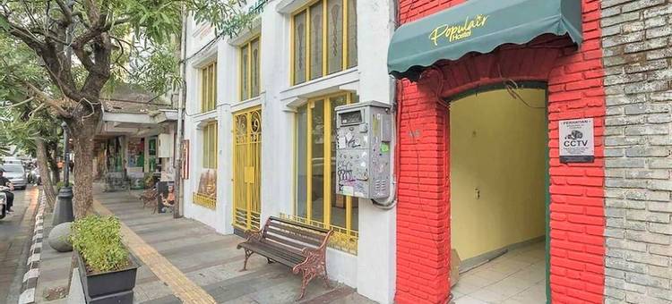 RedDoorz Hostel Near Braga Citywalk图片