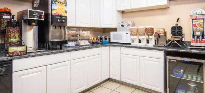 塔尔萨/卡图萨 66 号公路温德姆麦客达套房酒店(Microtel Inn & Suites by Wyndham Tulsa / Catoosa Route 66)图片