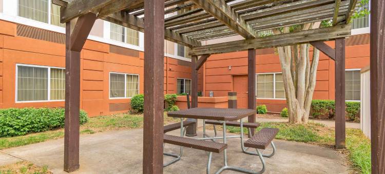 美国长住精选套房酒店 - 亚特兰大 - 玛丽埃塔 - 怀尔德伍德(Extended Stay America Select Suites - Atlanta - Marietta - Wildwood)图片