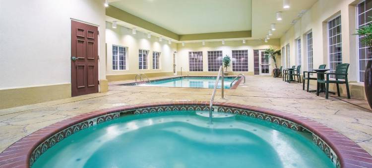 本顿维尔拉昆塔温德姆套房酒店(La Quinta Inn & Suites by Wyndham Bentonville)图片