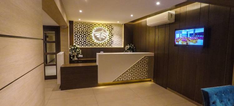 鲁德拉谢尔特商务酒店(Rudra Shelter Business Hotel)图片