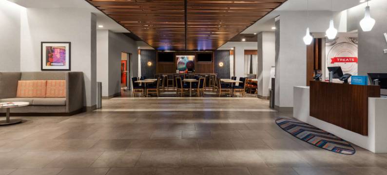 希尔顿纳什维尔机场世纪广场欢朋酒店(Hampton Inn by Hilton Nashville Airport Century Place)图片