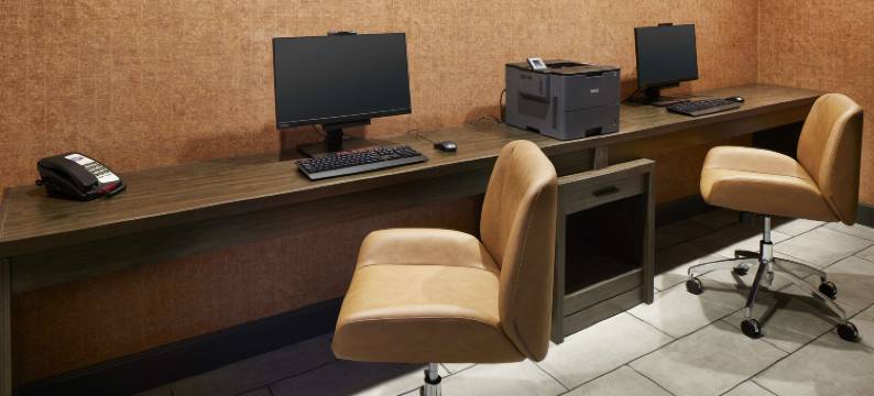 纽瓦克机场希尔顿欢朋酒店(Hampton Inn by Hilton Newark Airport)图片