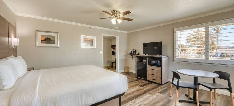 莫罗贝海港屋酒店(Harbor House Inn)图片