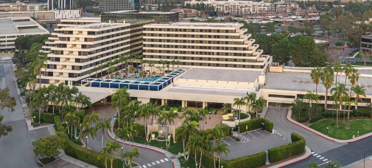 纽波特海滩万丽酒店(Renaissance Newport Beach Hotel)图片