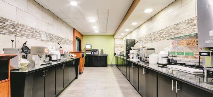 克拉克斯维尔拉昆塔温德姆套房酒店(La Quinta Inn & Suites by Wyndham Clarksville)图片