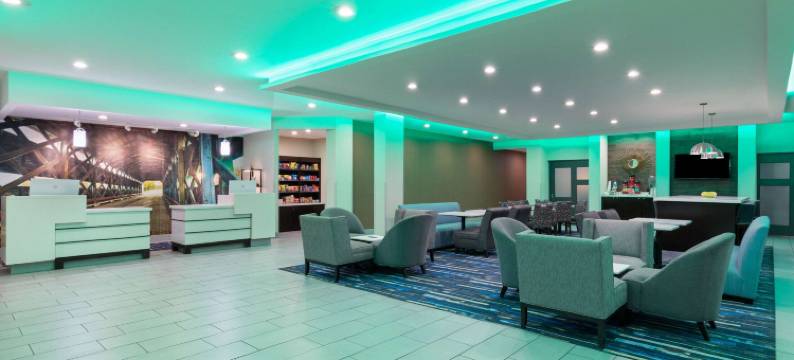 库尔曼拉昆塔温德姆套房酒店(La Quinta Inn & Suites by Wyndham Cullman)图片