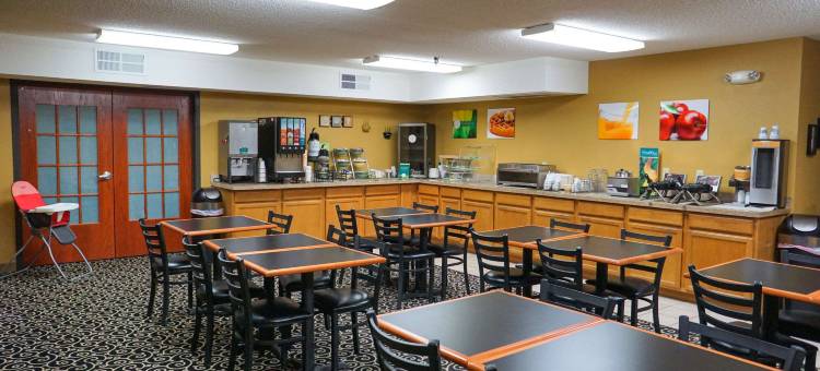 昆特品质酒店及套房沃特敦近草原湖冰场(Quality Inn & Suites Watertown Near Prairie Lakes Ice Arena)图片