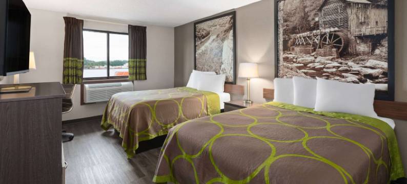 萨默斯维尔速 8 酒店(Super 8 By Wyndham Summersville)(Super 8 by Wyndham Summersville/New River National Park)图片