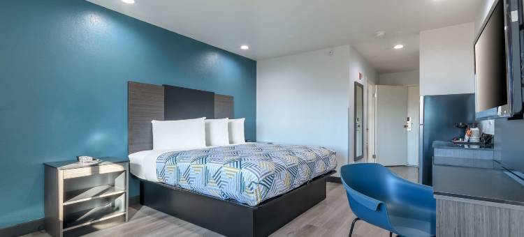 加利福尼亚佩里斯 6 号开放式套房酒店(Studio 6 Suites Perris, CA)图片