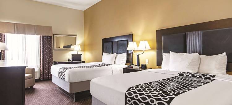 休斯顿新凯尼拉昆塔温德姆套房酒店(La Quinta Inn & Suites by Wyndham Houston New Caney)图片