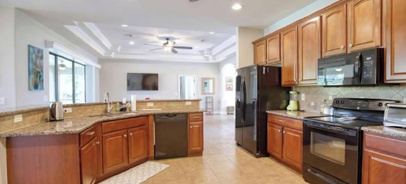 10 miles from 2 beaches in the lovely Rotonda West Florida community.图片