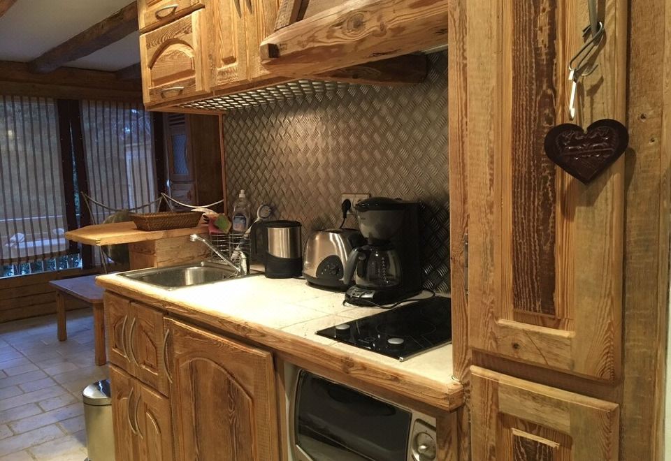 TOP-OF-THE-RANGE CABIN STUDIO (4 people) COEUR DE MEGEVE Hotel Overview