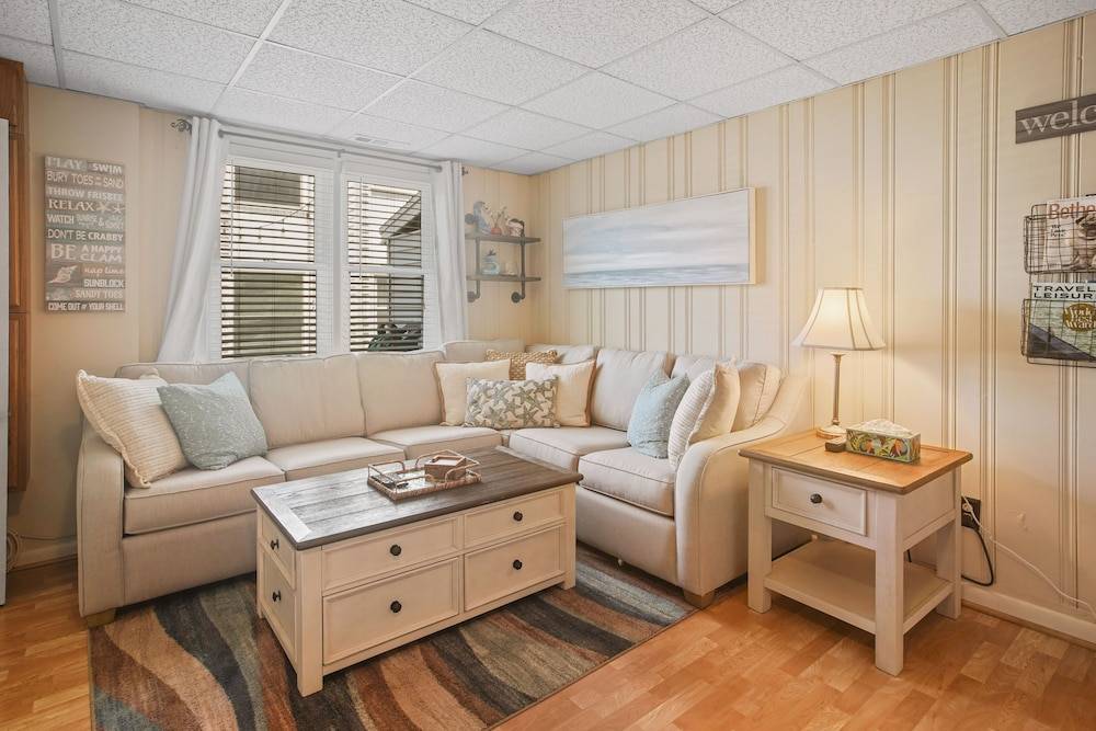 DeweyBeach 2BR Ground Floor Condo. Family-Friendly, quiet, clean, walk to beach!