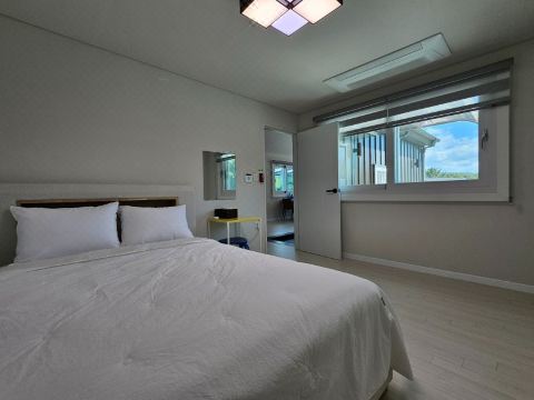 Gyeongju Mokshil Road Pool Villa Hotel Overview