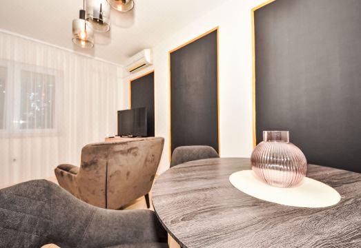 Maldini Hotel Overview