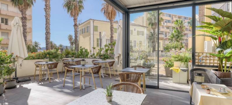 安格拉德酒店(Anglade Hotel)图片